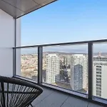 Eurovea Tower 33rd Floor Free Parking Appartement *